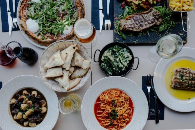 razna ponuda jela u restoranu zalogajnici calypso u splitu